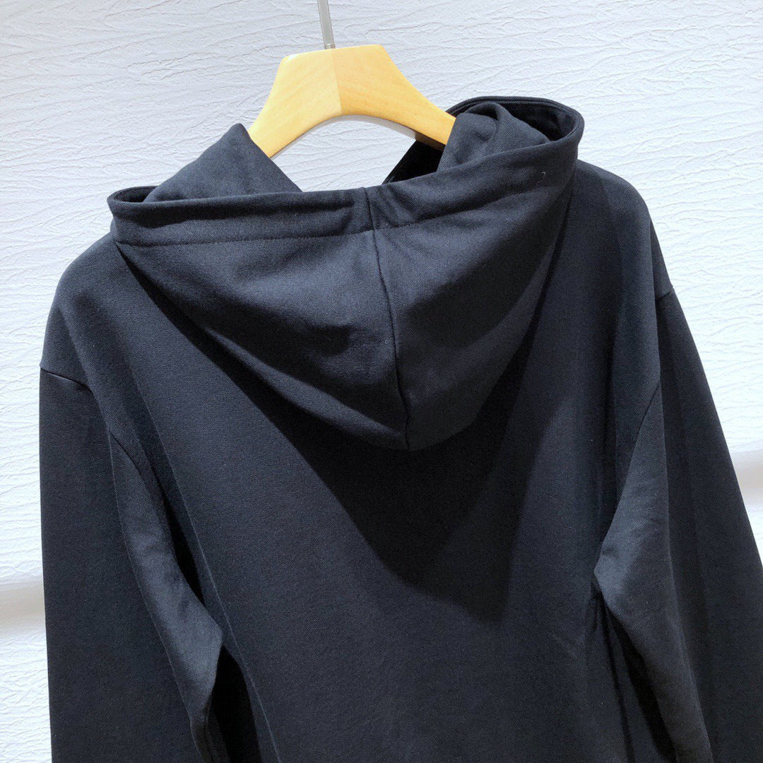 Sudaderas negras con capucha