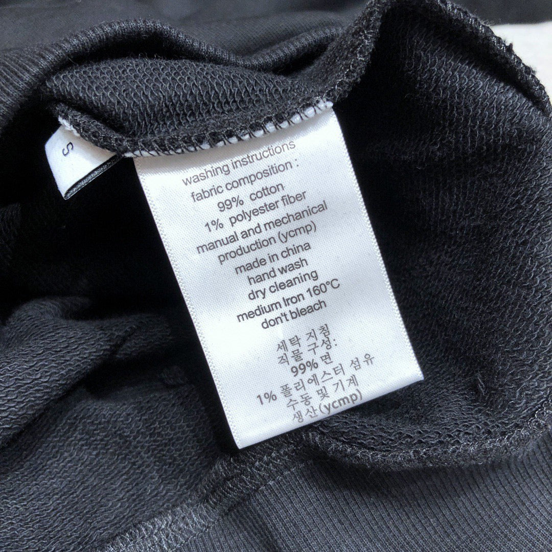 Sudaderas negras con capucha