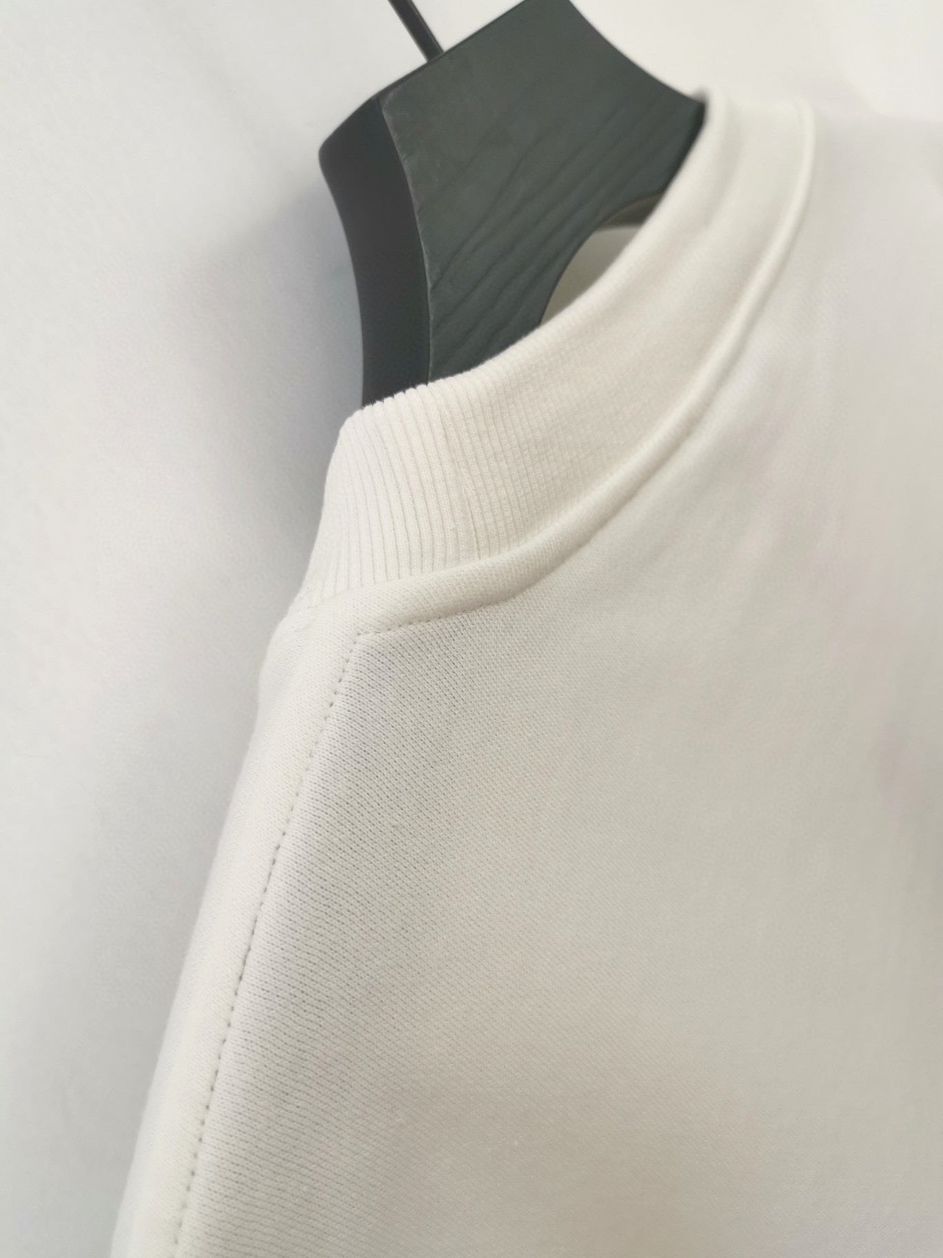 Mehrfarbiges Sweatshirt - Größe L