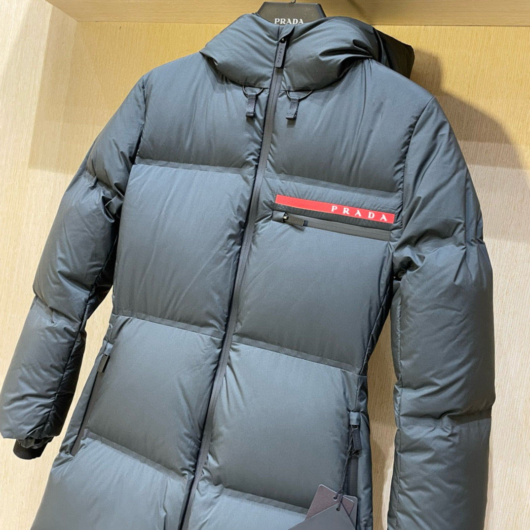 Grau-weiße Jacke