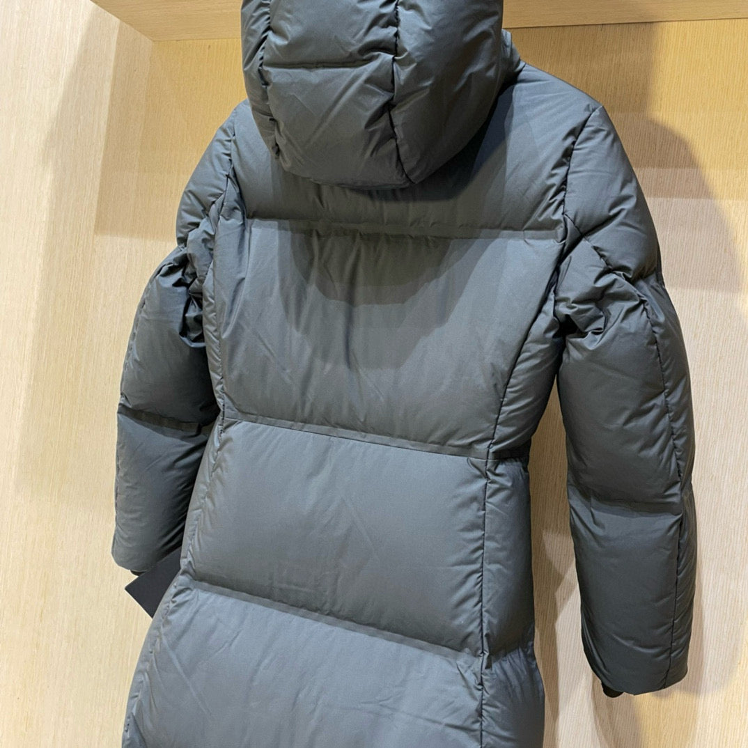 Grau-weiße Jacke