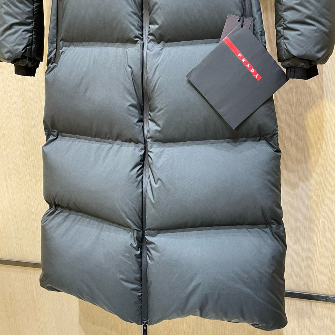 Grau-weiße Jacke