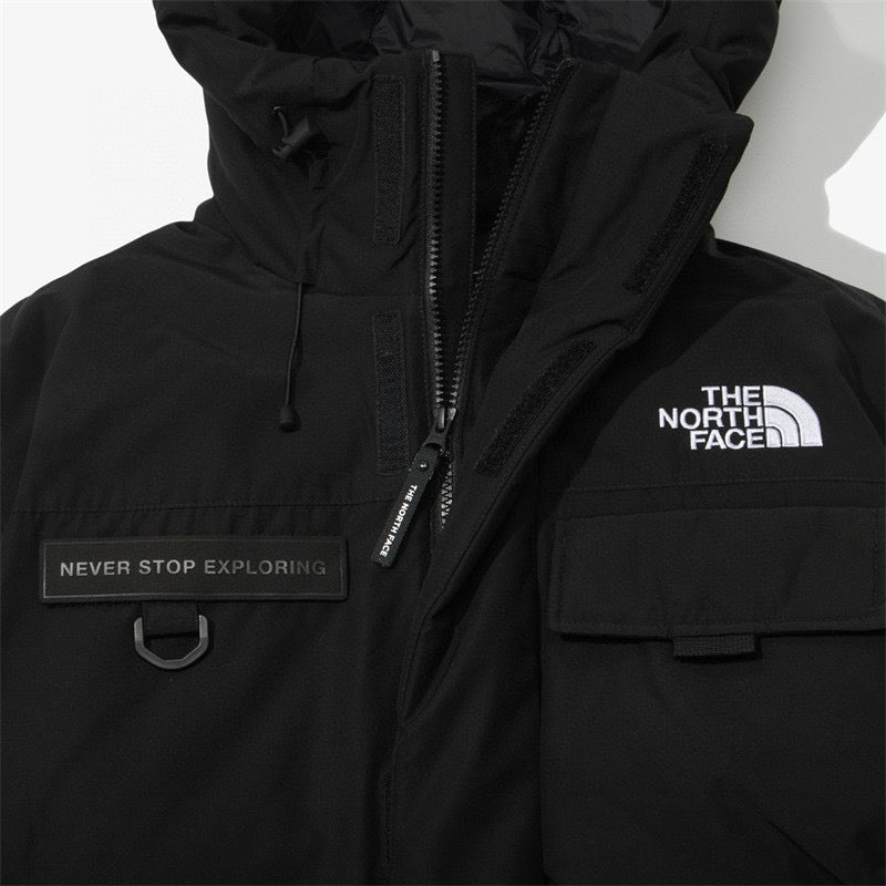 Schwarze und rote Jacke