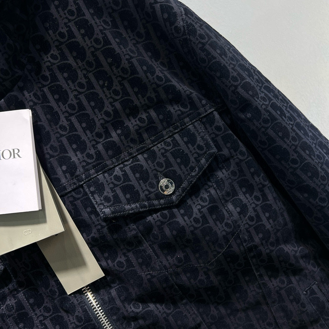 Dunkelblaue Jacke
