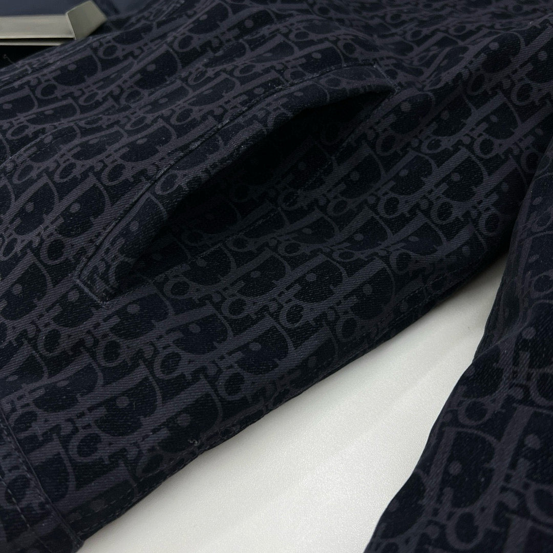 Dunkelblaue Jacke