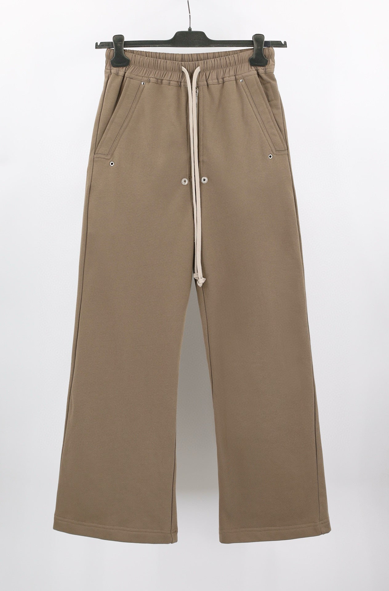 Schwarze und graue Hose