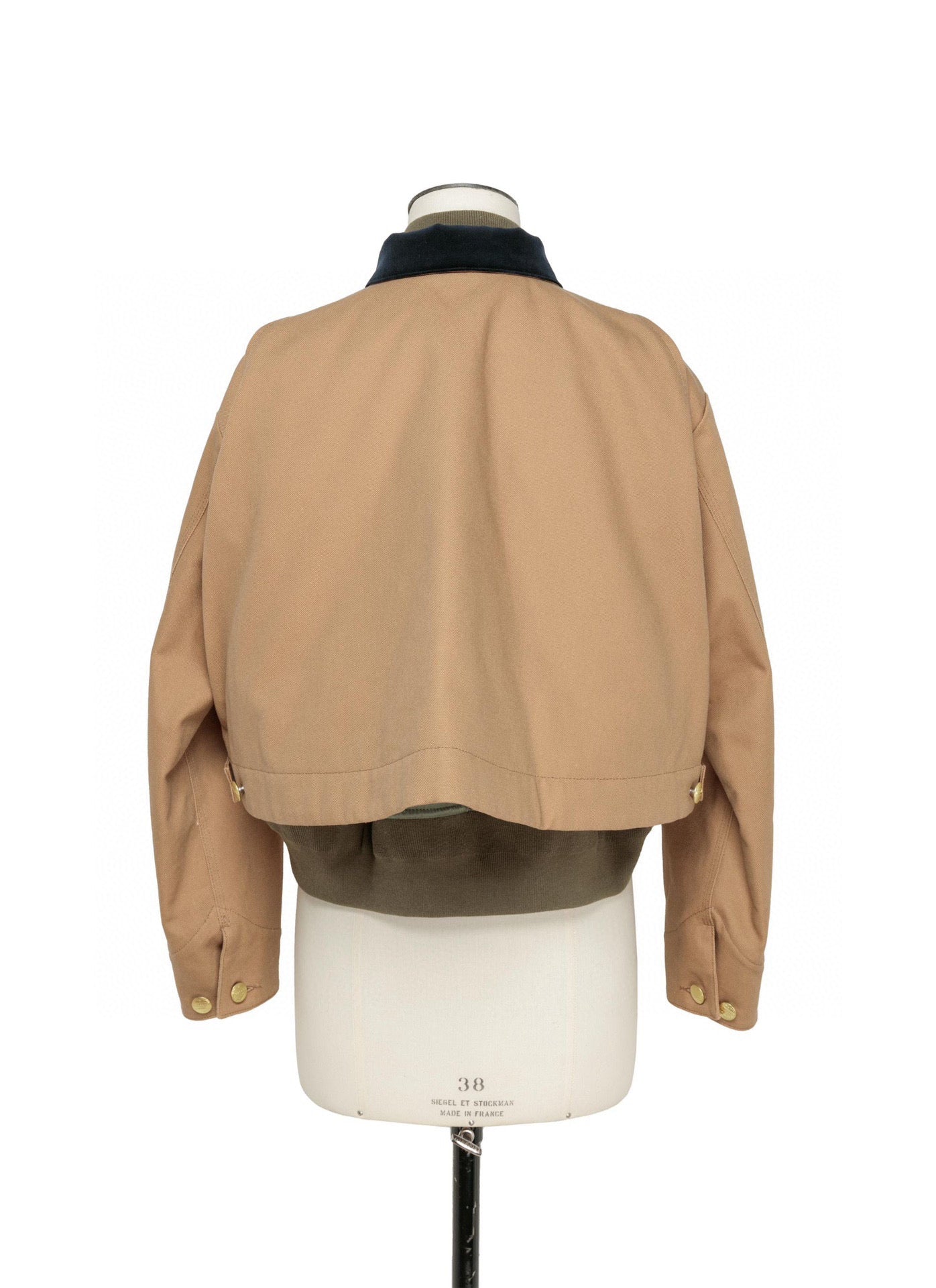Jacke in Schwarz, Khaki und Hellblau