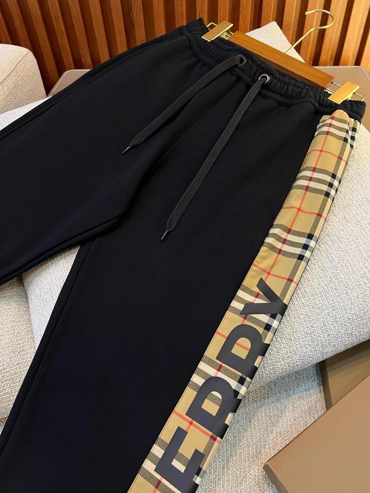 Schwarze Hose - Größe M