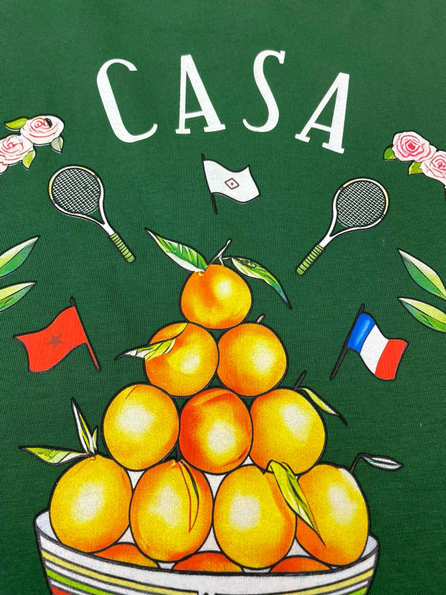 Grünes und schwarzes T-Shirt