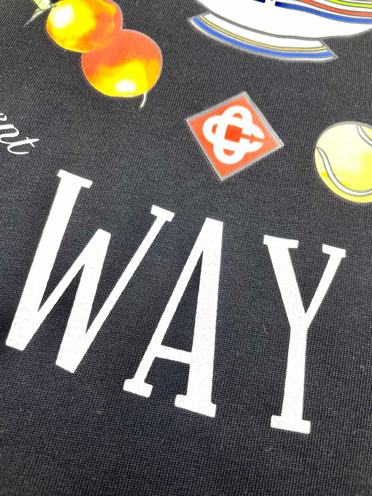 Grünes und schwarzes T-Shirt