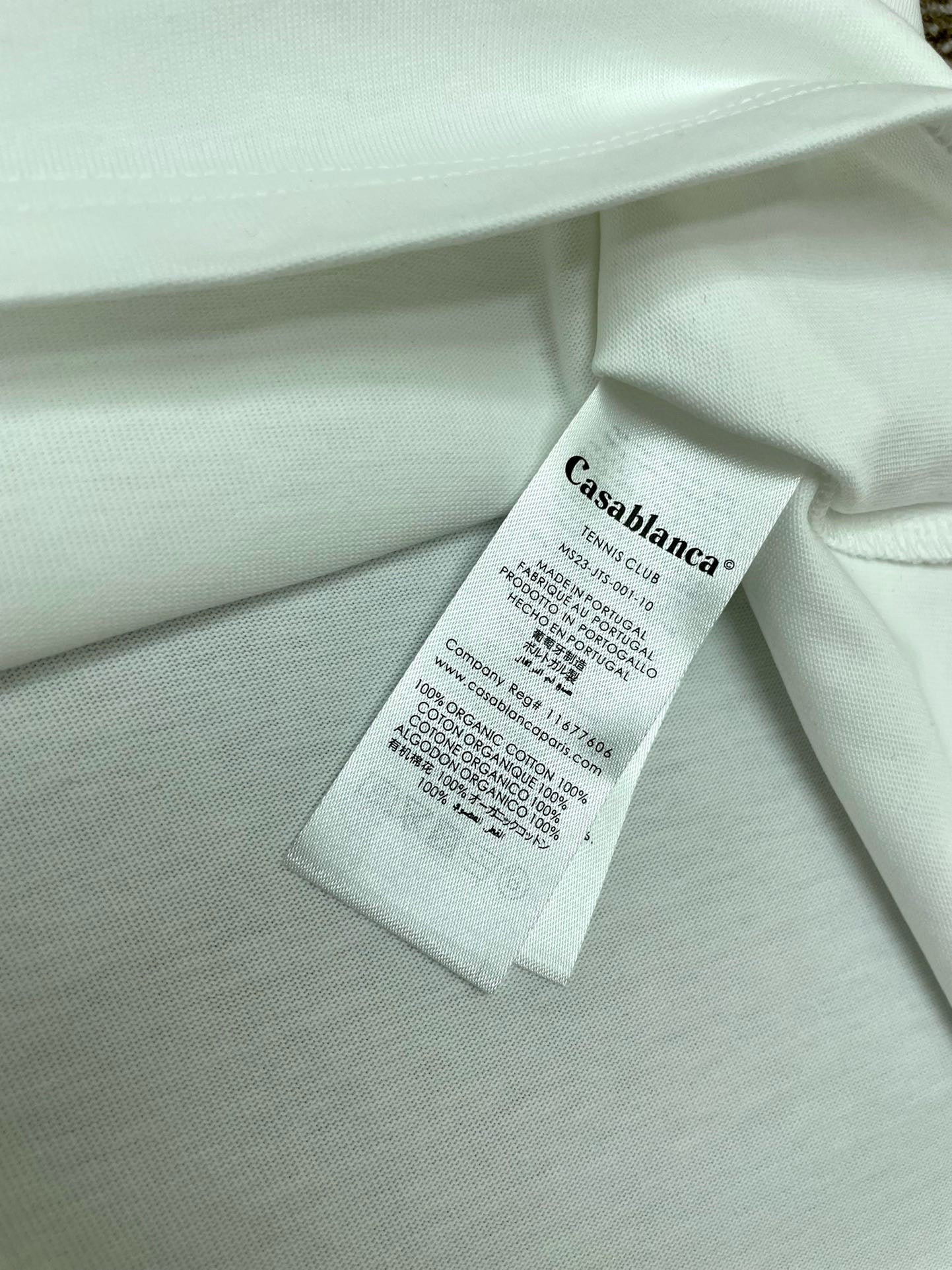 weißes T-Shirt