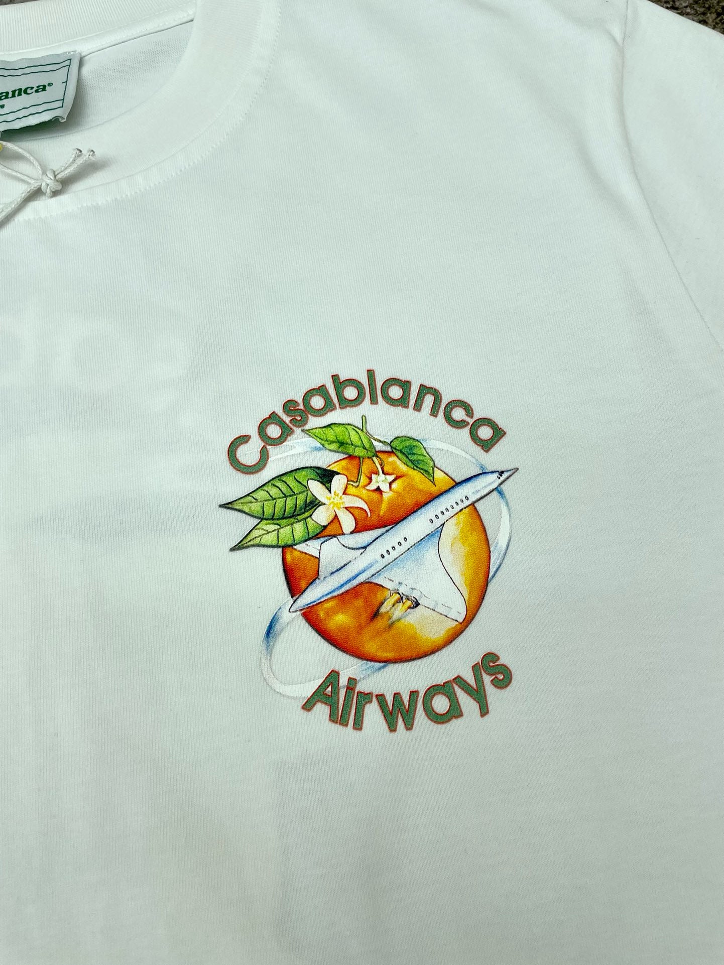 Schwarz-weißes T-Shirt