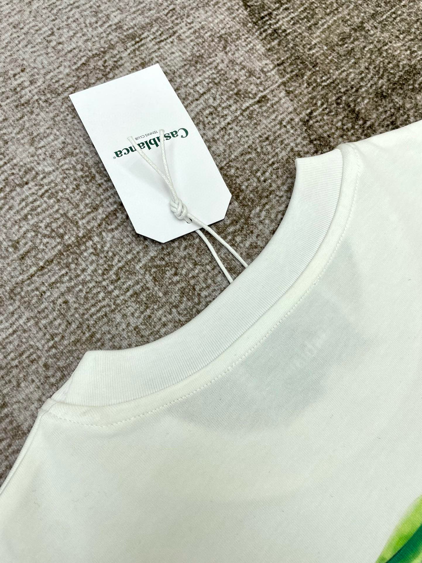 weißes T-Shirt
