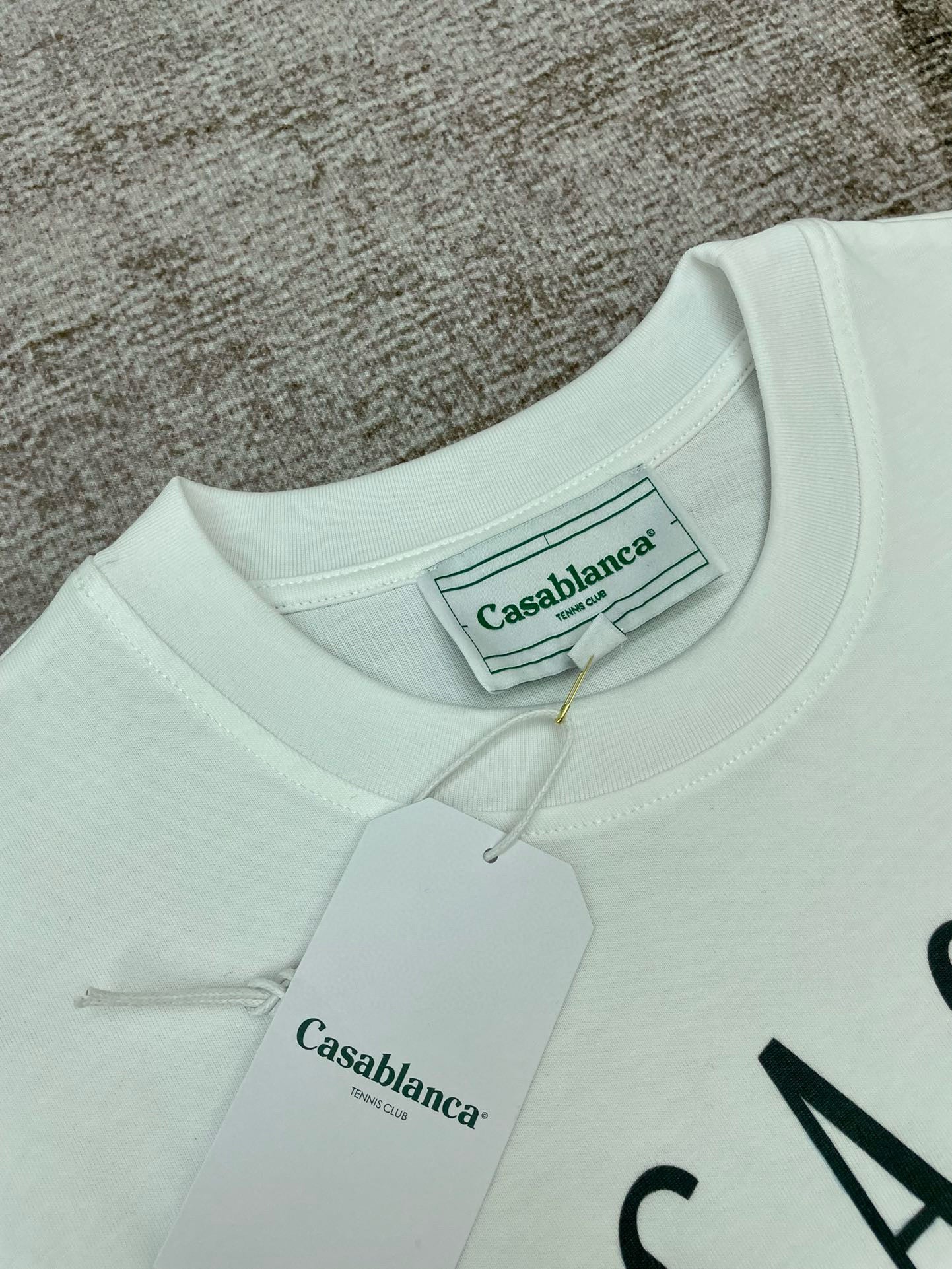 White T-shirt - FashionHype.xyz