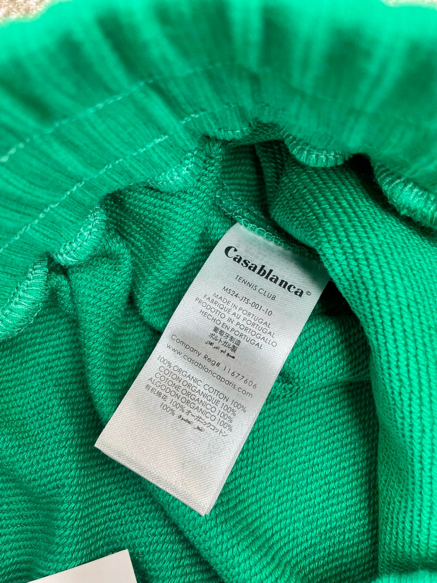 Grüne und schwarze Hose
