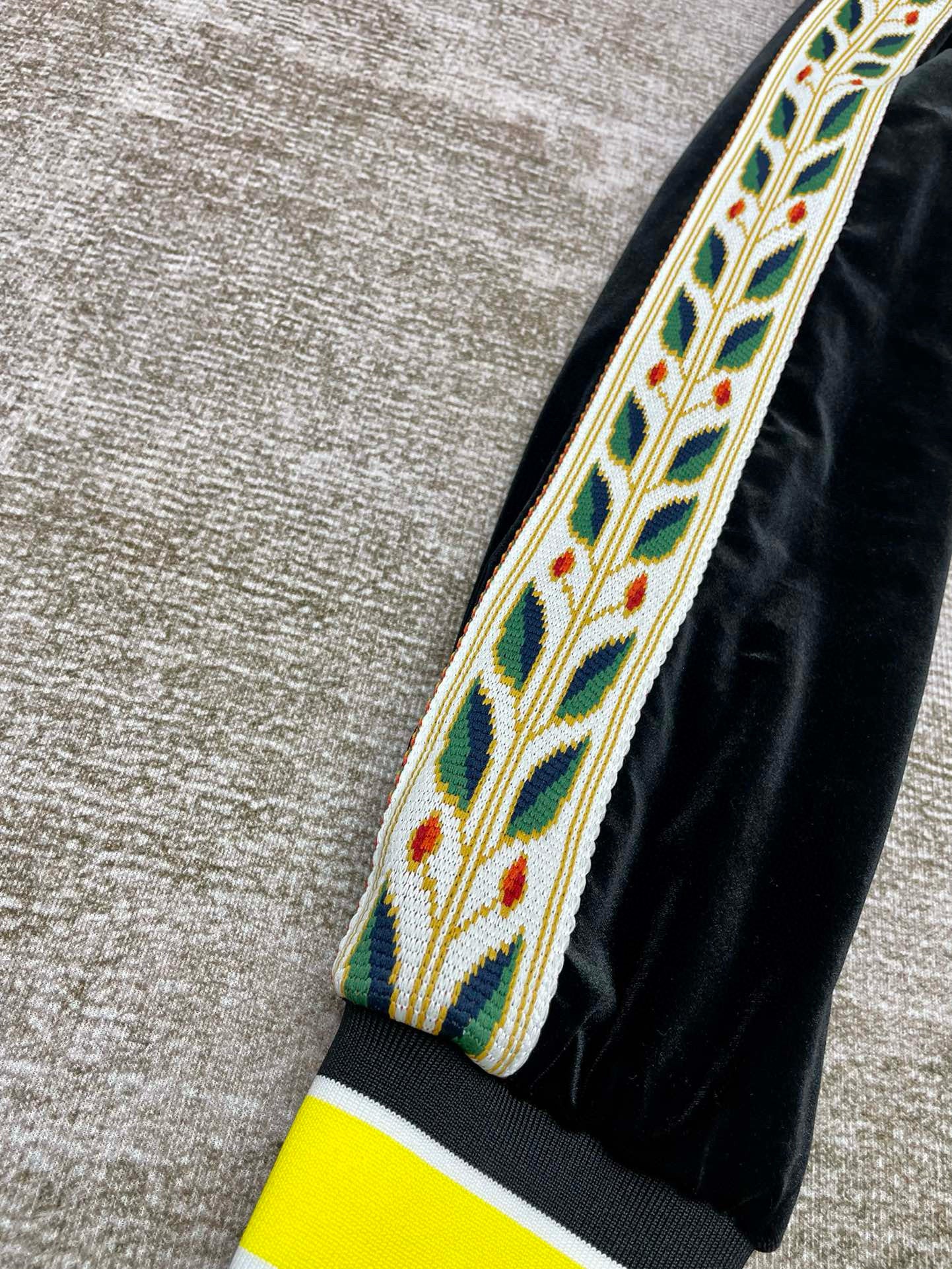 Mehrfarbige Jacke