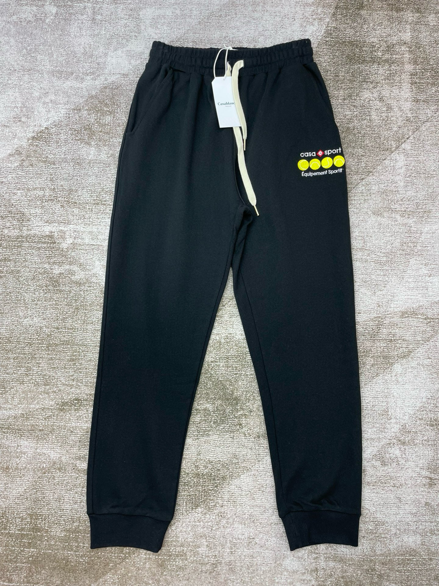 Grüne und schwarze Hose