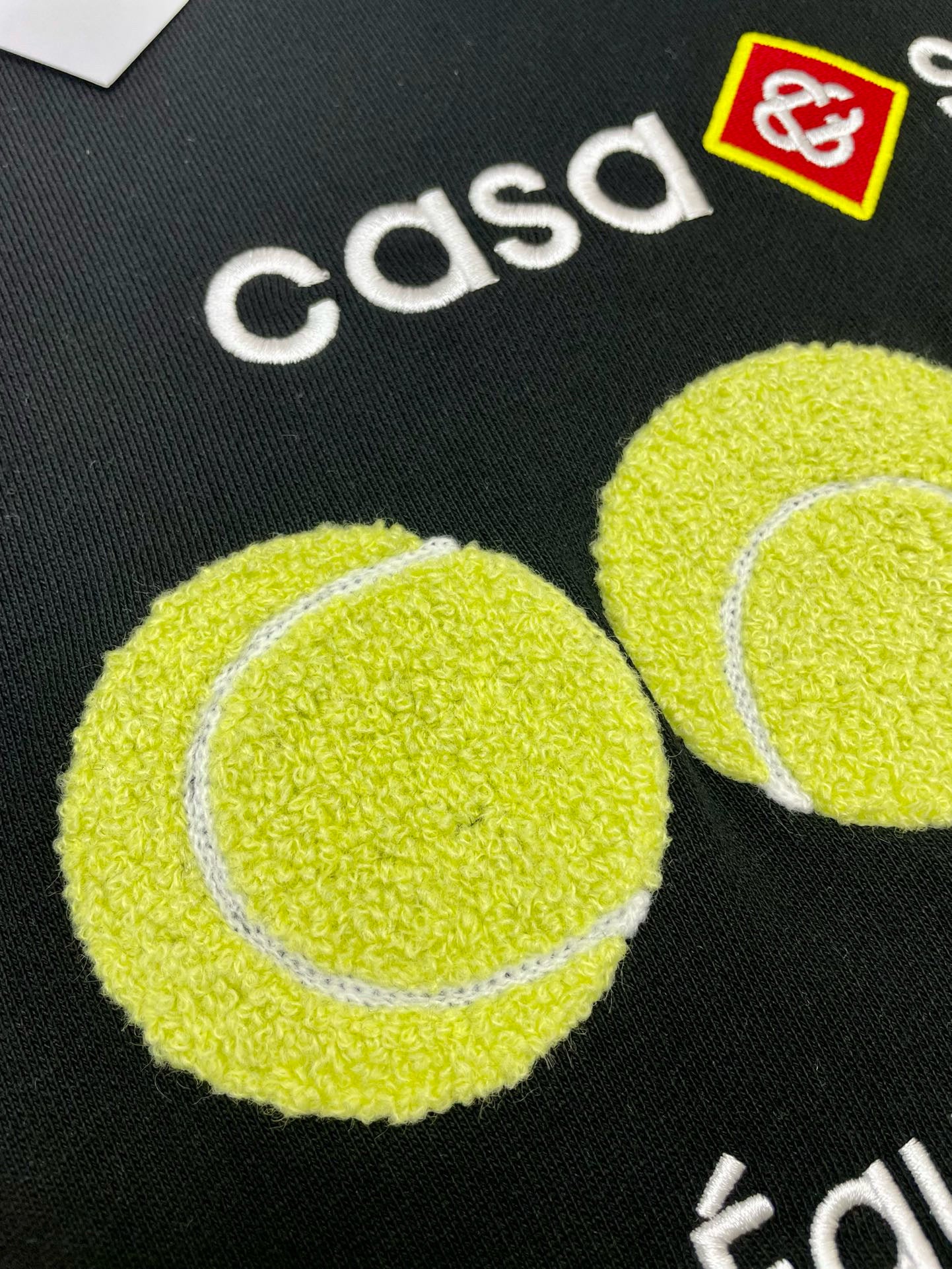 Grünes und schwarzes Sweatshirt