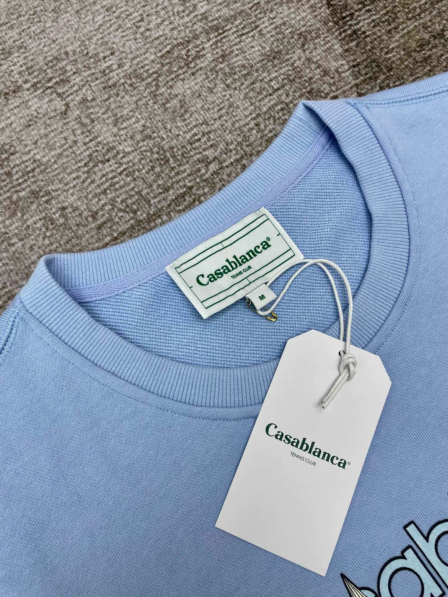 Himmelblaues Sweatshirt
