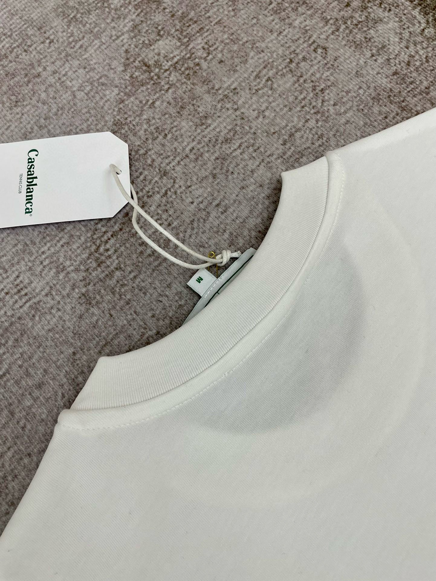 weißes T-Shirt