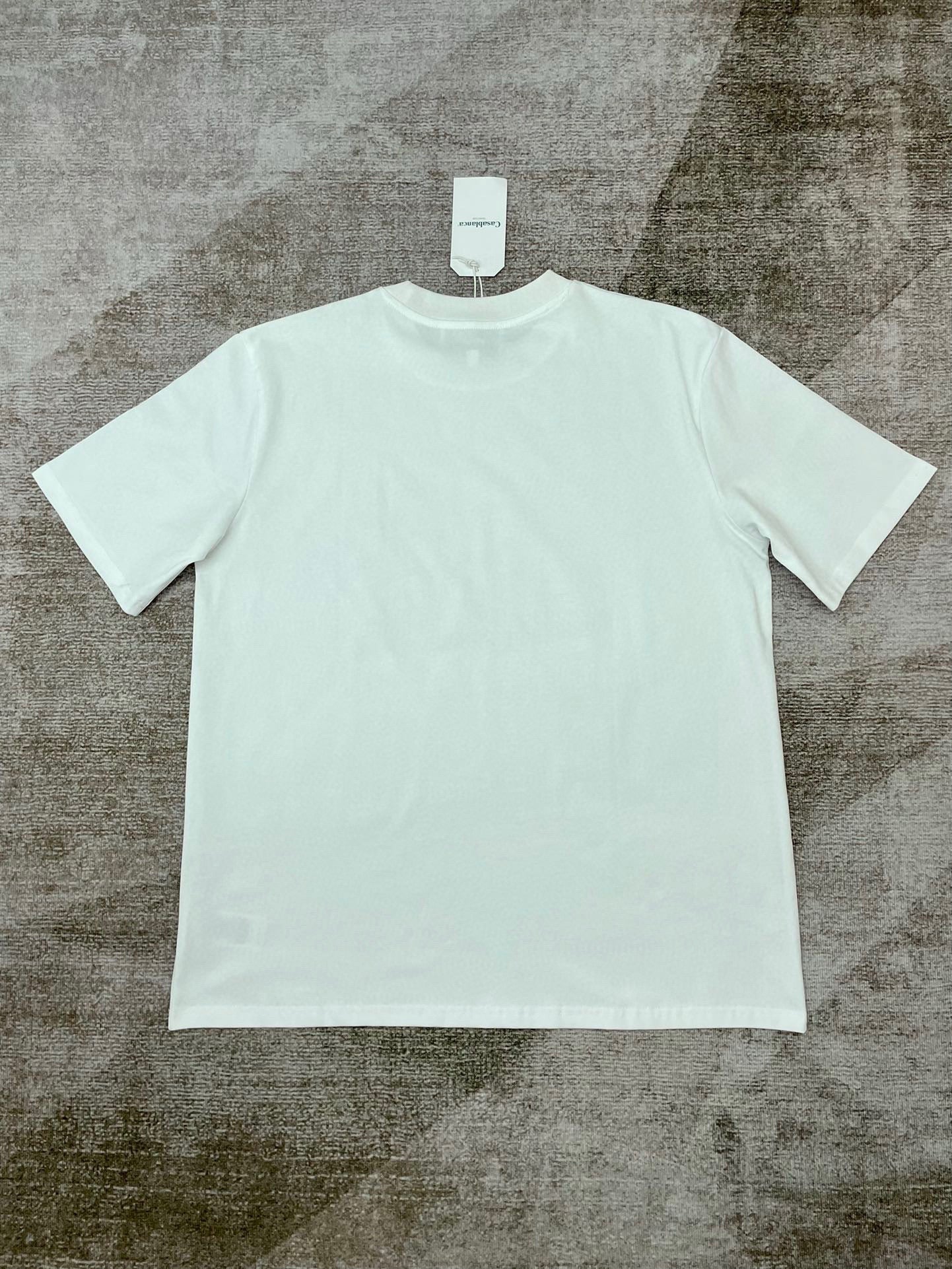 Schwarz-weißes T-Shirt