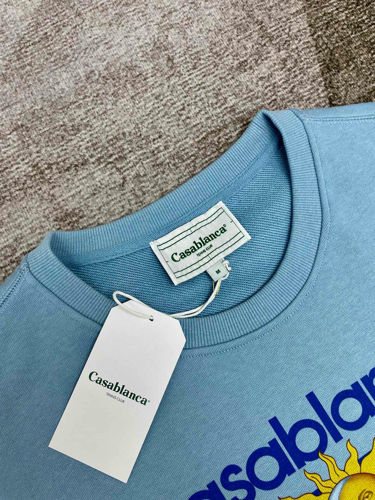 Sweatshirt in Himmelblau und Hellrosa