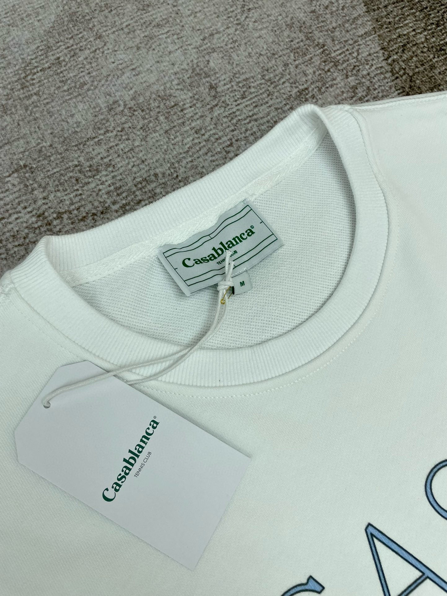 Weißes Sweatshirt