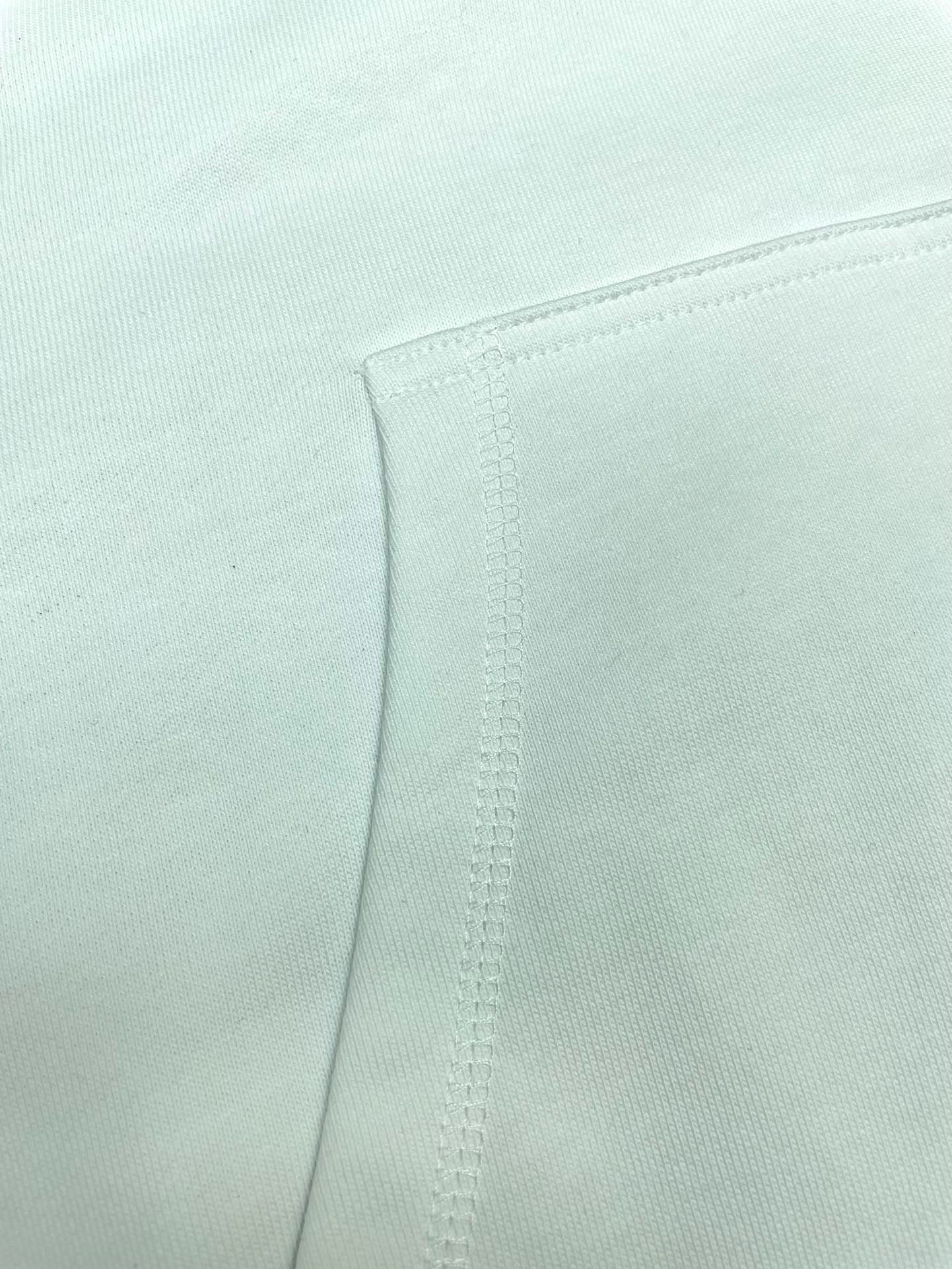 Weißer Hoodie