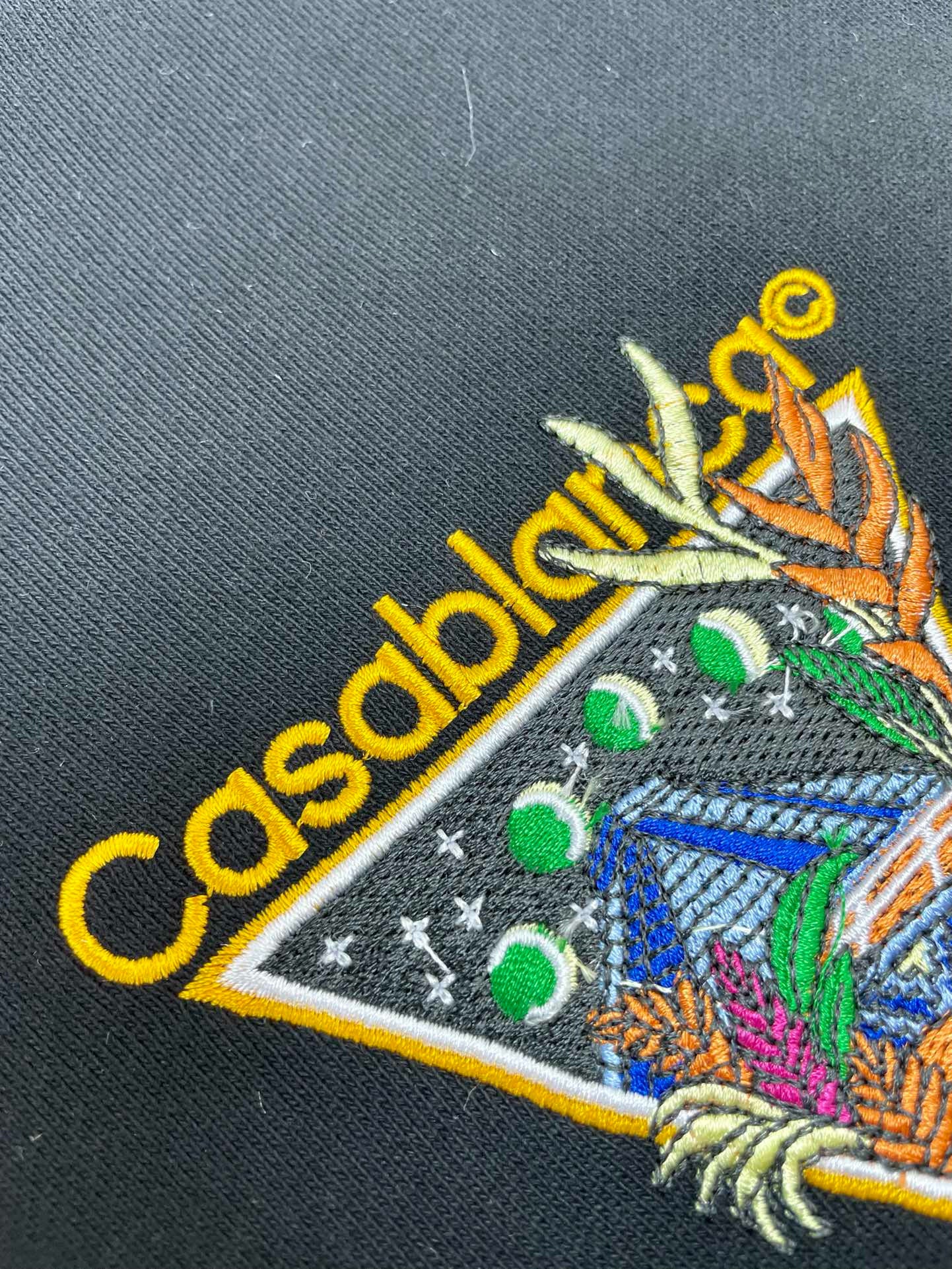 هوديي أبيض وأسود