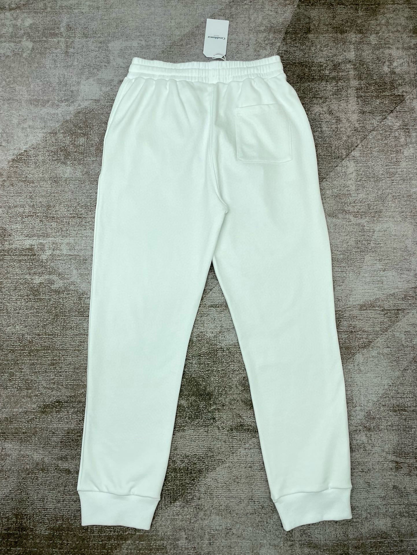 Schwarze und weiße Hose