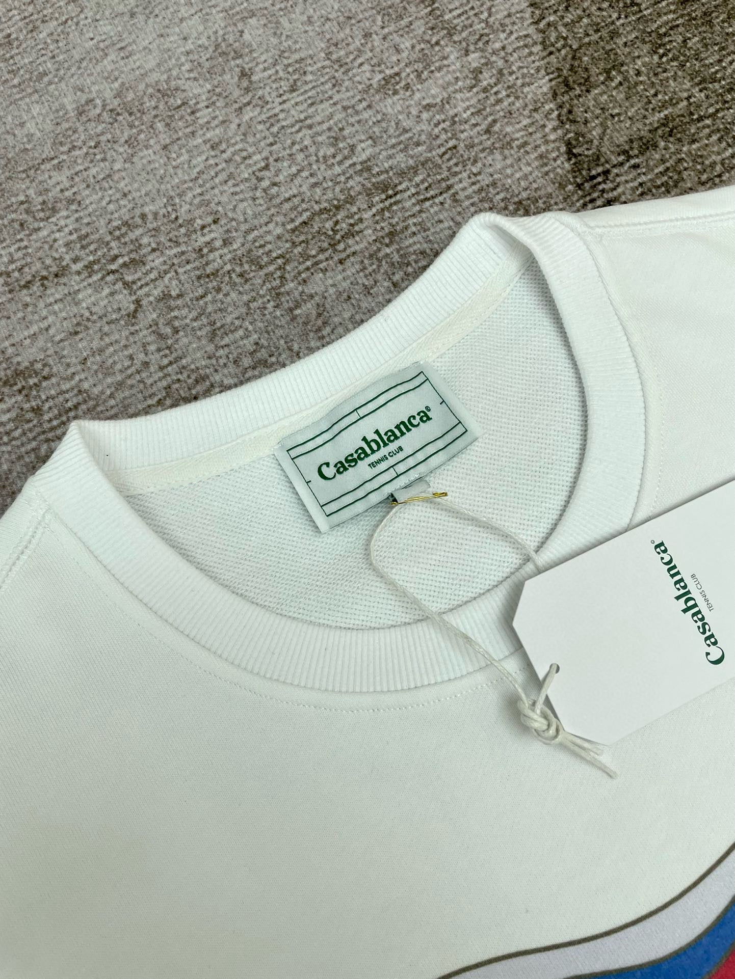 Weißes Sweatshirt
