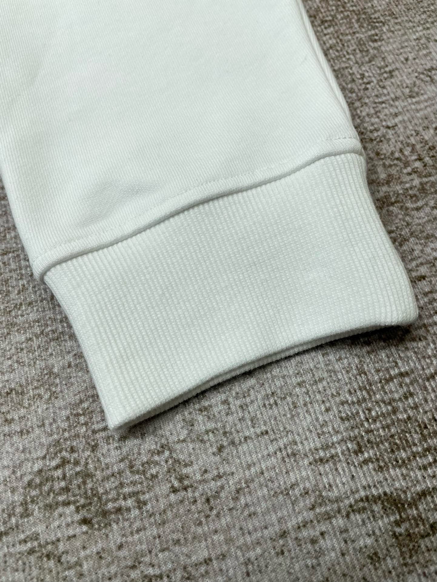 Blau-weißes Sweatshirt