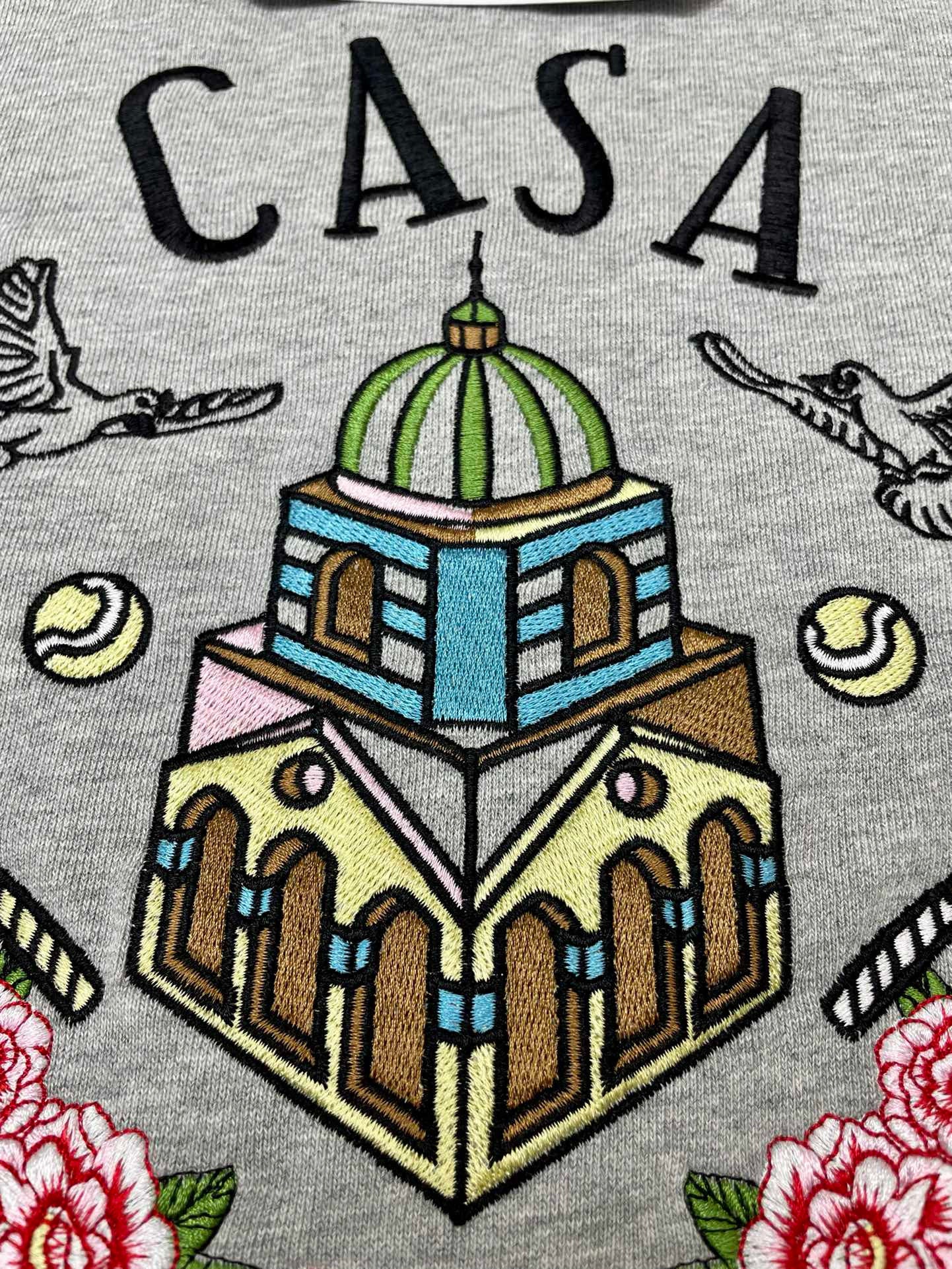 Graues und weißes Sweatshirt