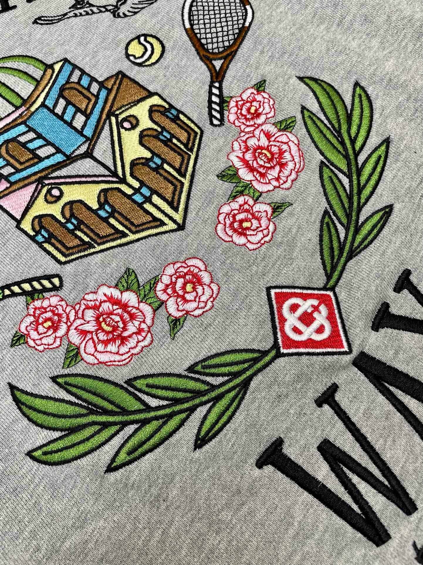 Graues und weißes Sweatshirt