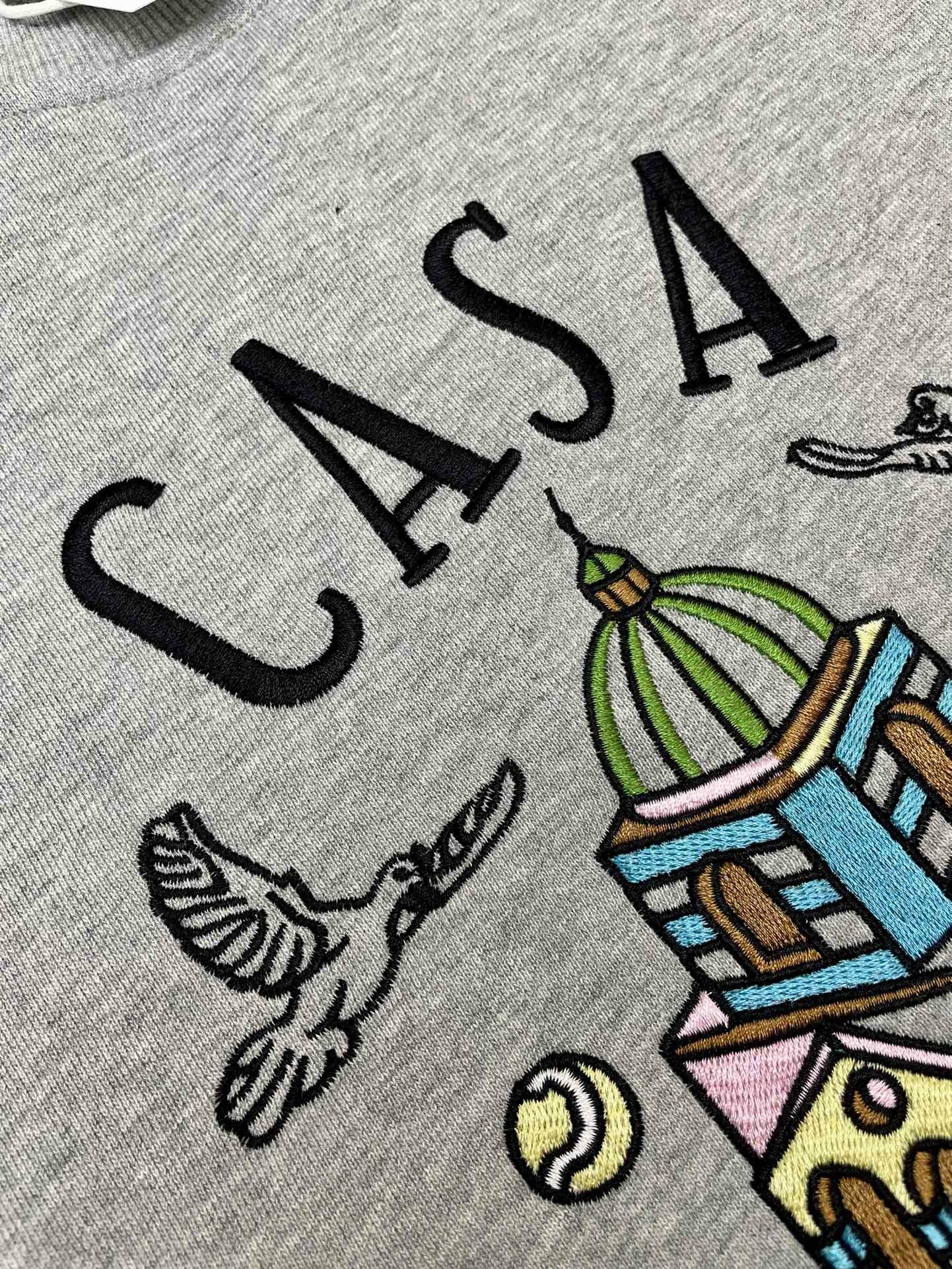 Graues und weißes Sweatshirt