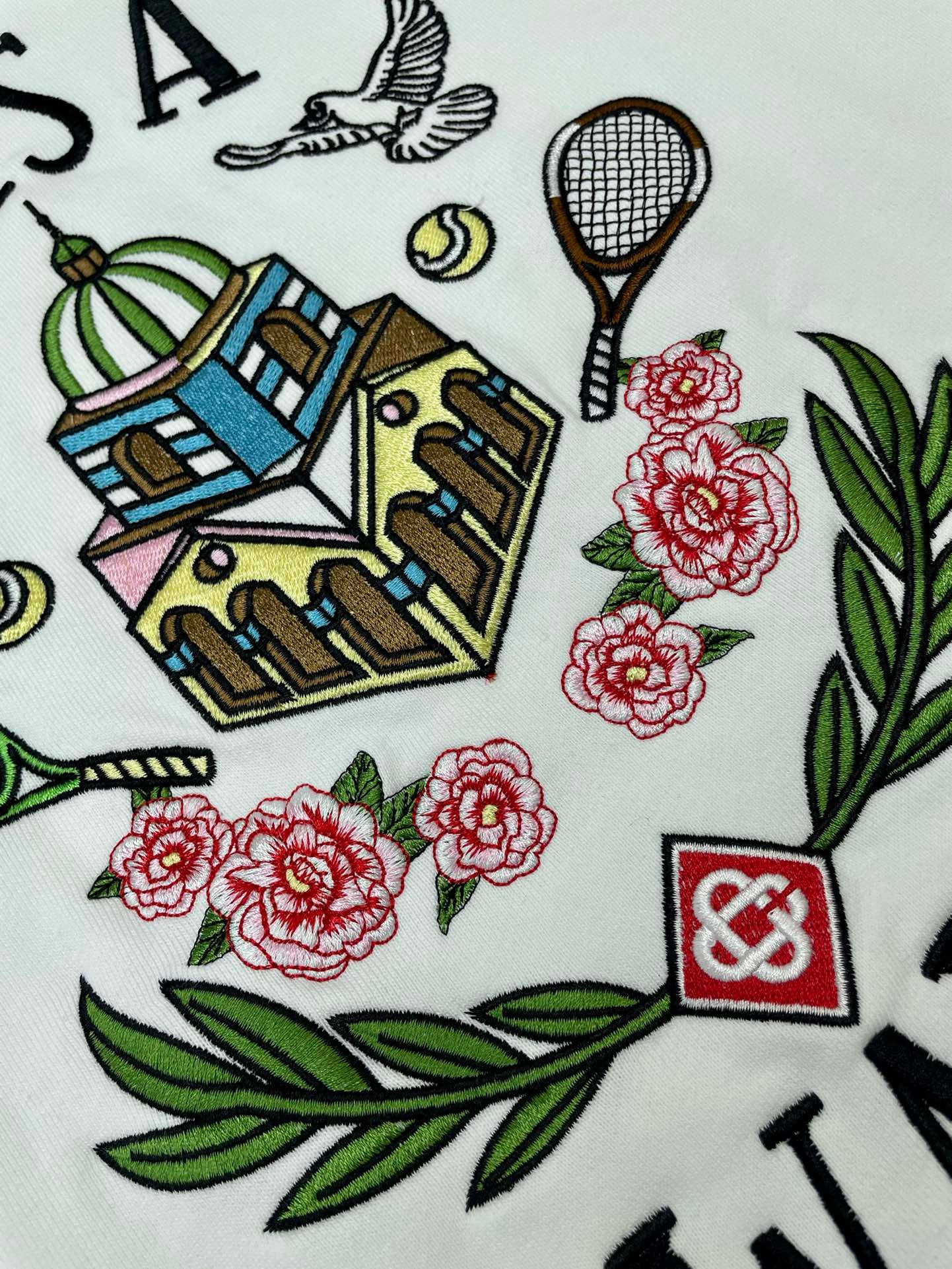 Graues und weißes Sweatshirt