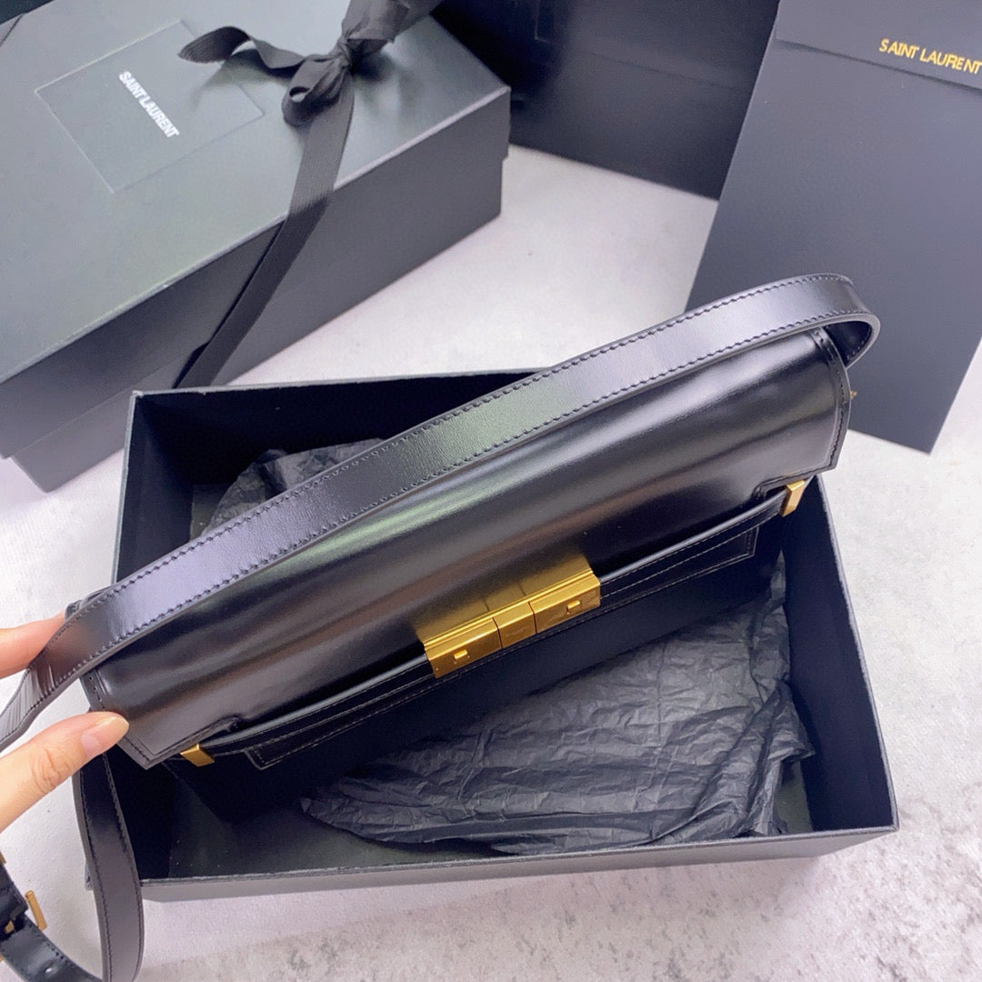 Black Bag - FashionHype.xyz