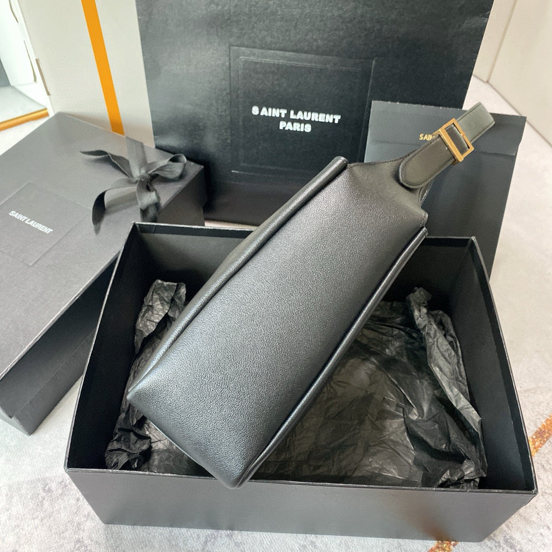Black Bag - FashionHype.xyz
