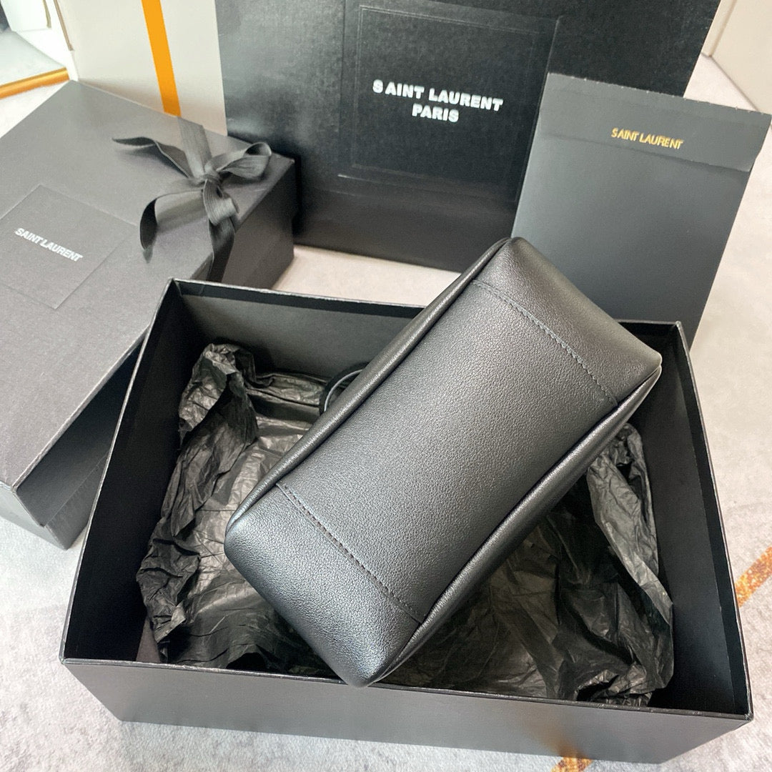 Black Bag - FashionHype.xyz