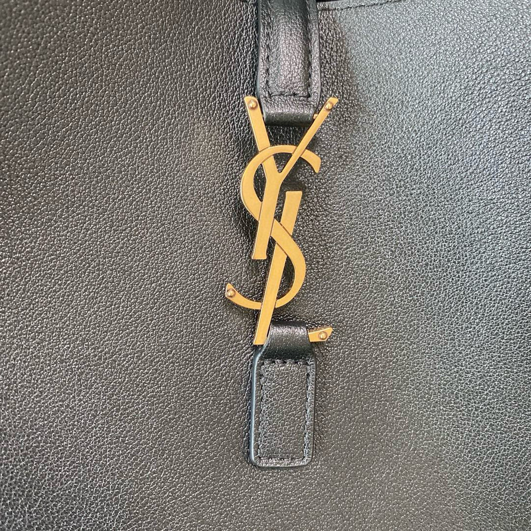 Black Bag - FashionHype.xyz
