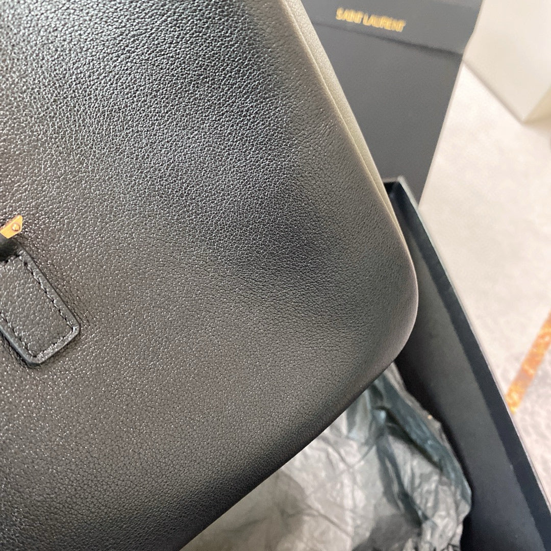 Black Bag - FashionHype.xyz