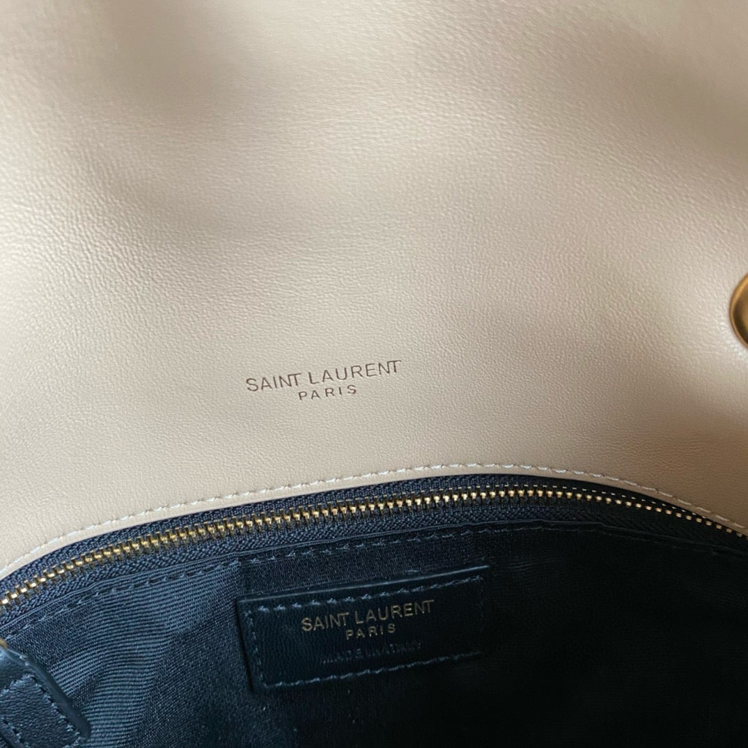 Schwarze und khakifarbene Tasche