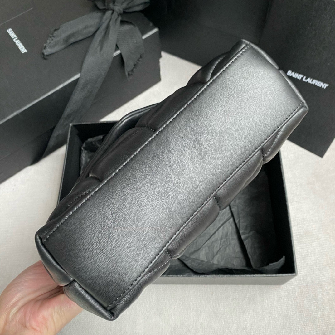 Schwarze Tasche