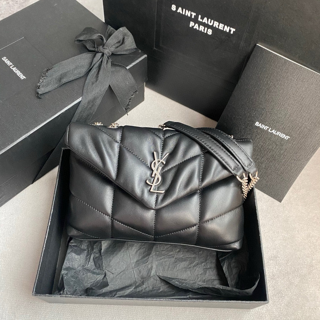 Schwarze Tasche