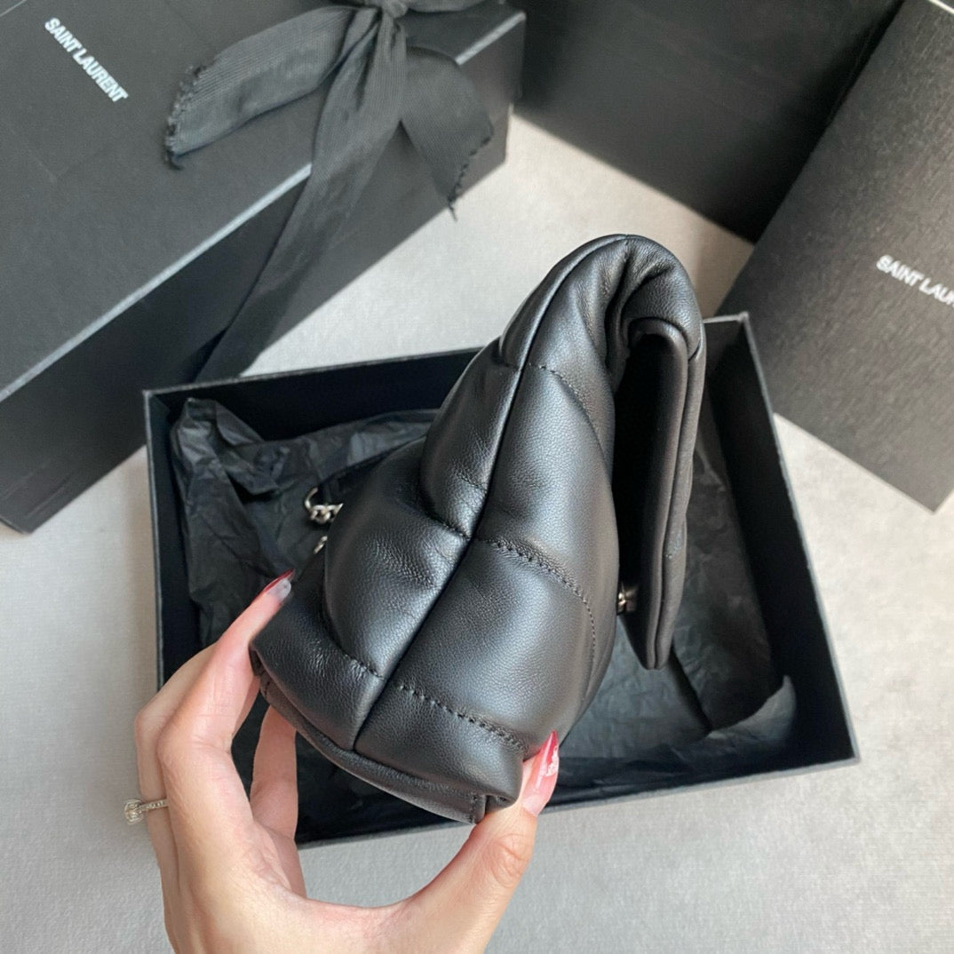 Schwarze Tasche