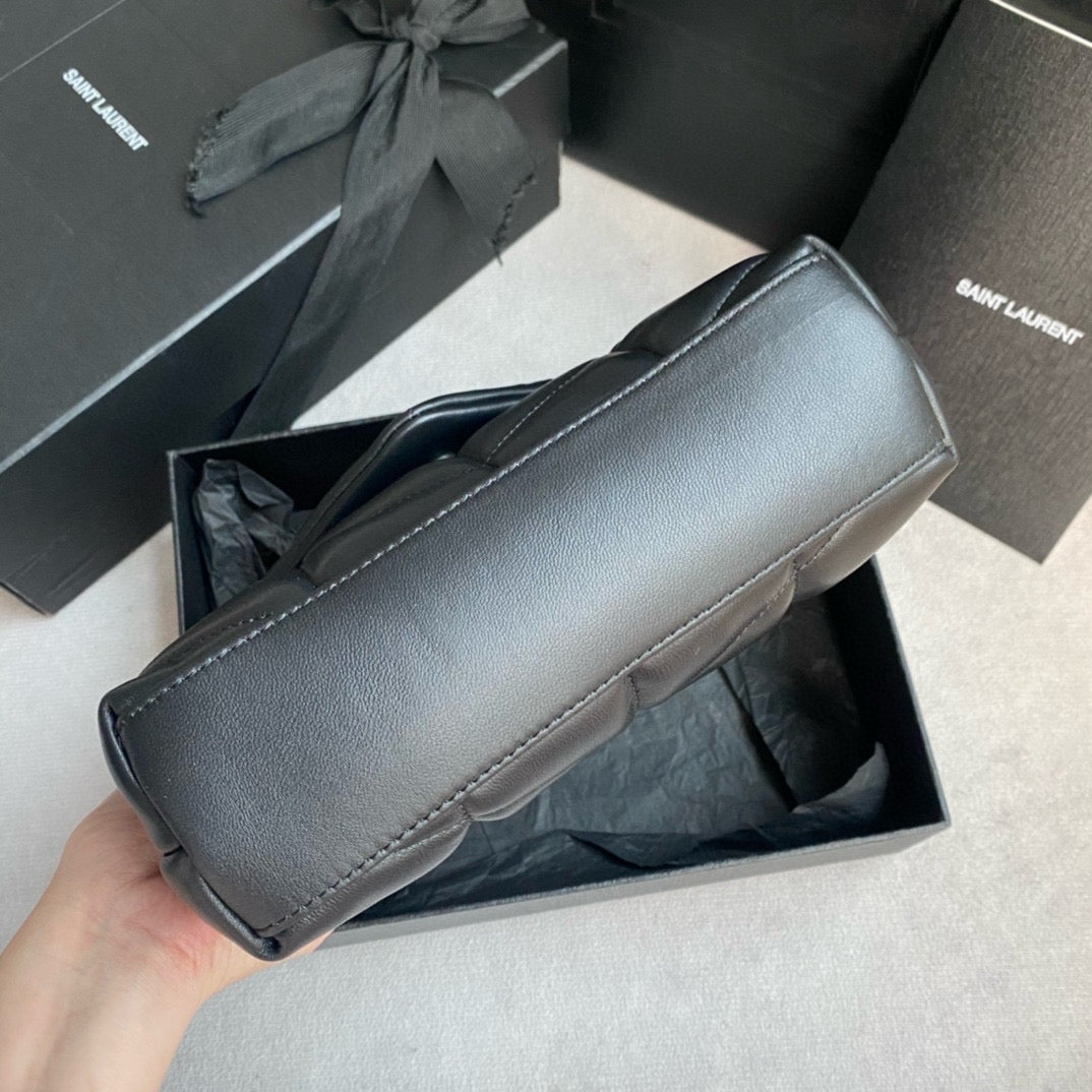 Schwarze Tasche