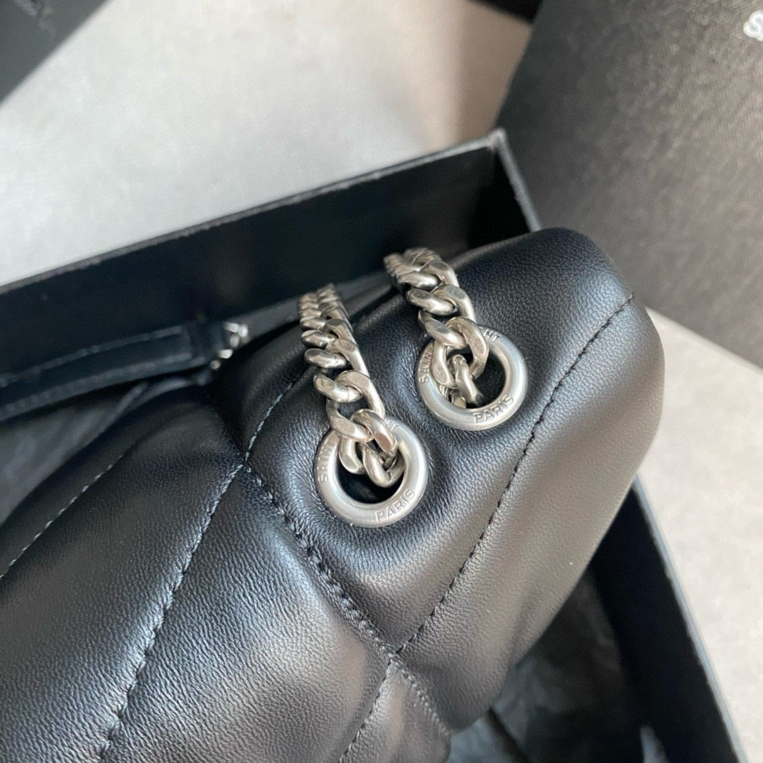 Schwarze Tasche