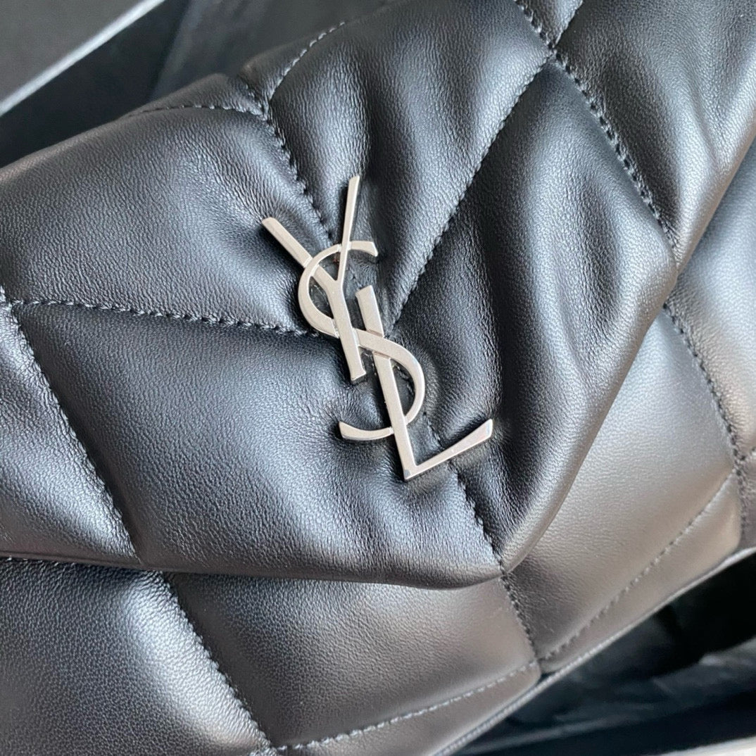 Schwarze Tasche