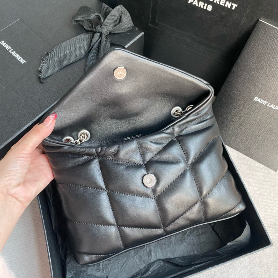 Schwarze Tasche