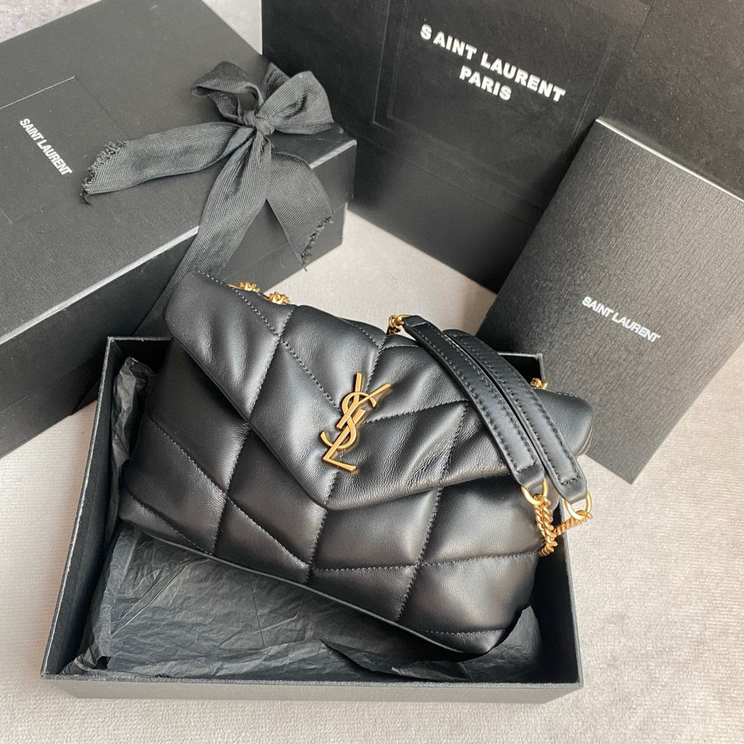 Schwarze und khakifarbene Tasche